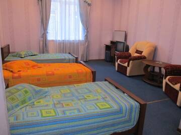 Трехместный номер «Комфорт» с душем в Отеле Millenium Hotel
